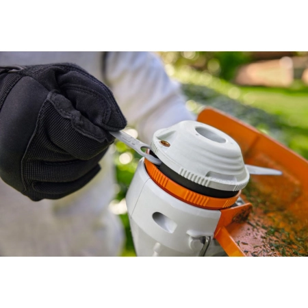 STIHL FSA30 Zestaw akumulatorowa podkaszarka żyłkowa AS2+AL1 / 23cm / 10,8V