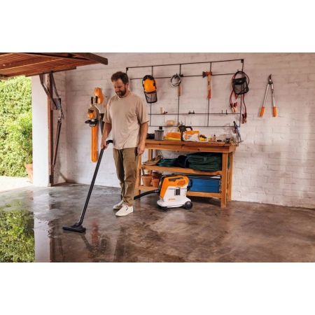 STIHL SEA60 Akumulatorowy odkurzacz / 180mbar / 36V / SA040117301