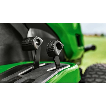 X147R Kosiarka samojezdna (traktorek) z koszem JOHN DEERE